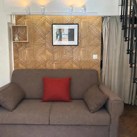 Le Shakespeare 18 Mezzanine